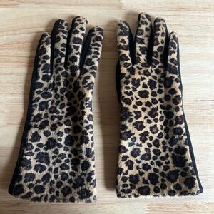 Women’s Leopard Print Wool Gloves